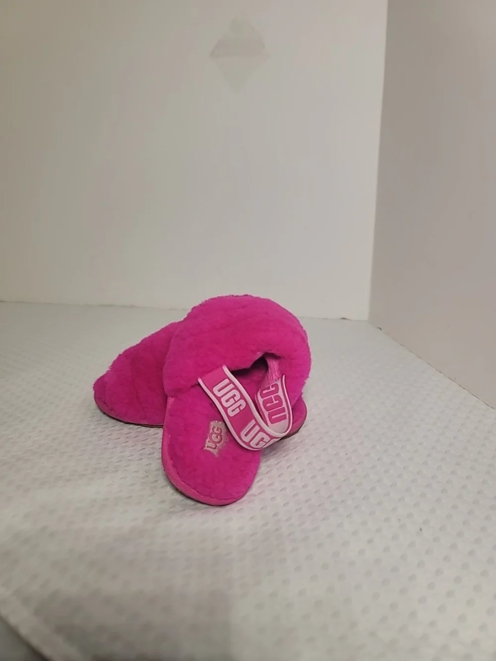 UGG Kids Fuchsia Fluff Slide Sandals